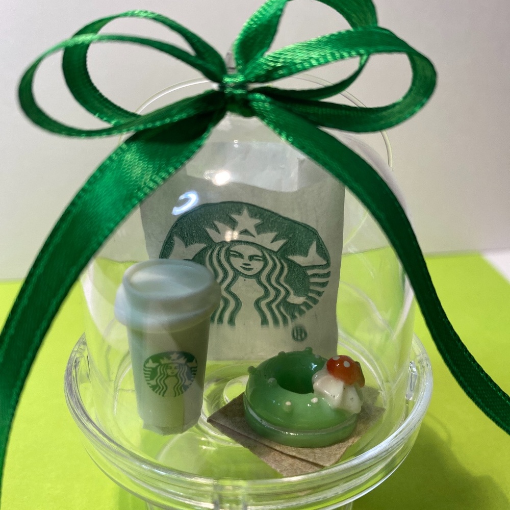 Starbucks Ornament/rear view …
